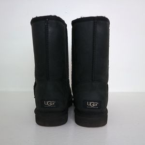 UGGS | Women's Classic Short Black Leather Boots